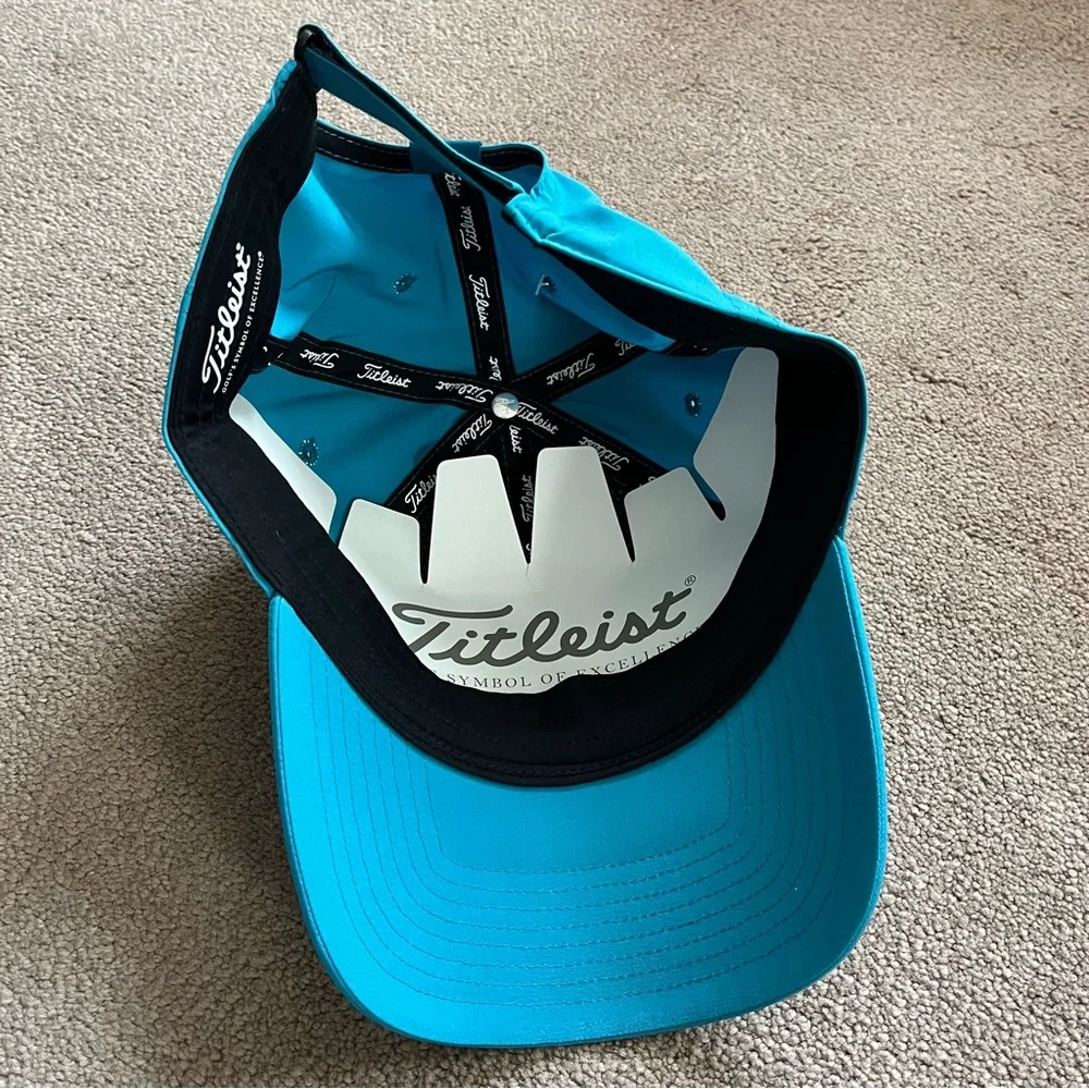 NWT Titleist Women’s Baseball Cap with Adjustable Strap